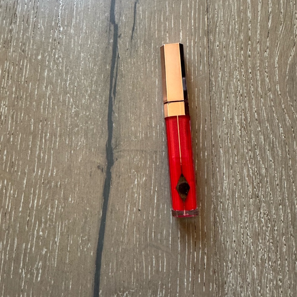 Charlotte Tilbury lip lustre lip gloss in red vixen